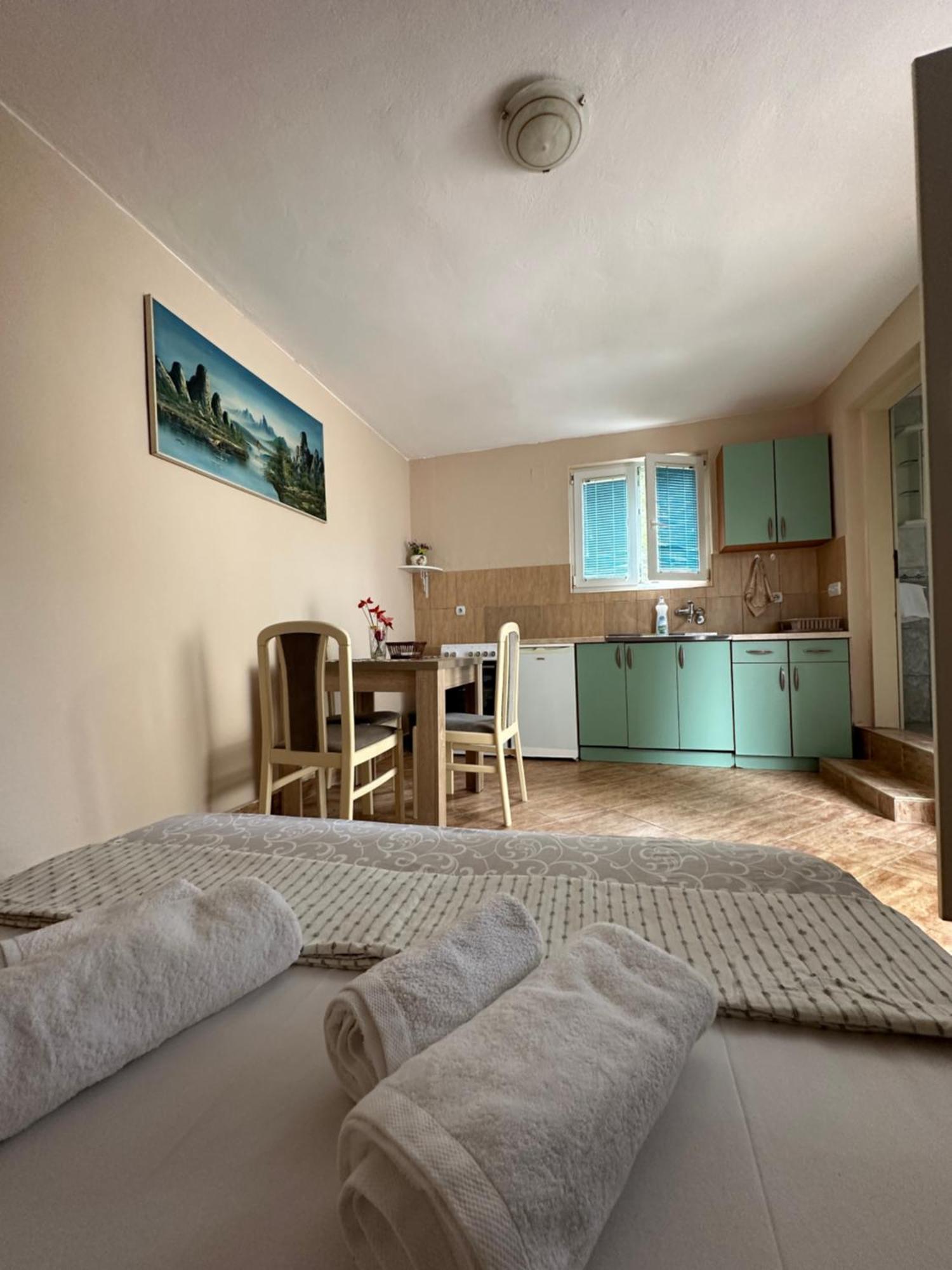 Apartman Nina Risan Exterior photo