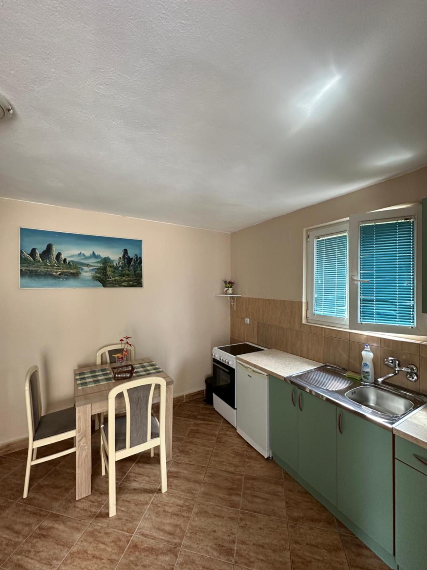 Apartman Nina Risan Exterior photo