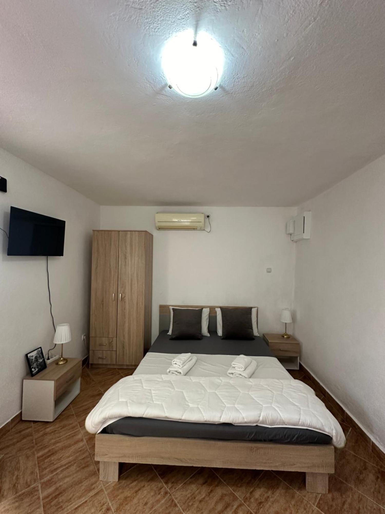 Apartman Nina Risan Exterior photo